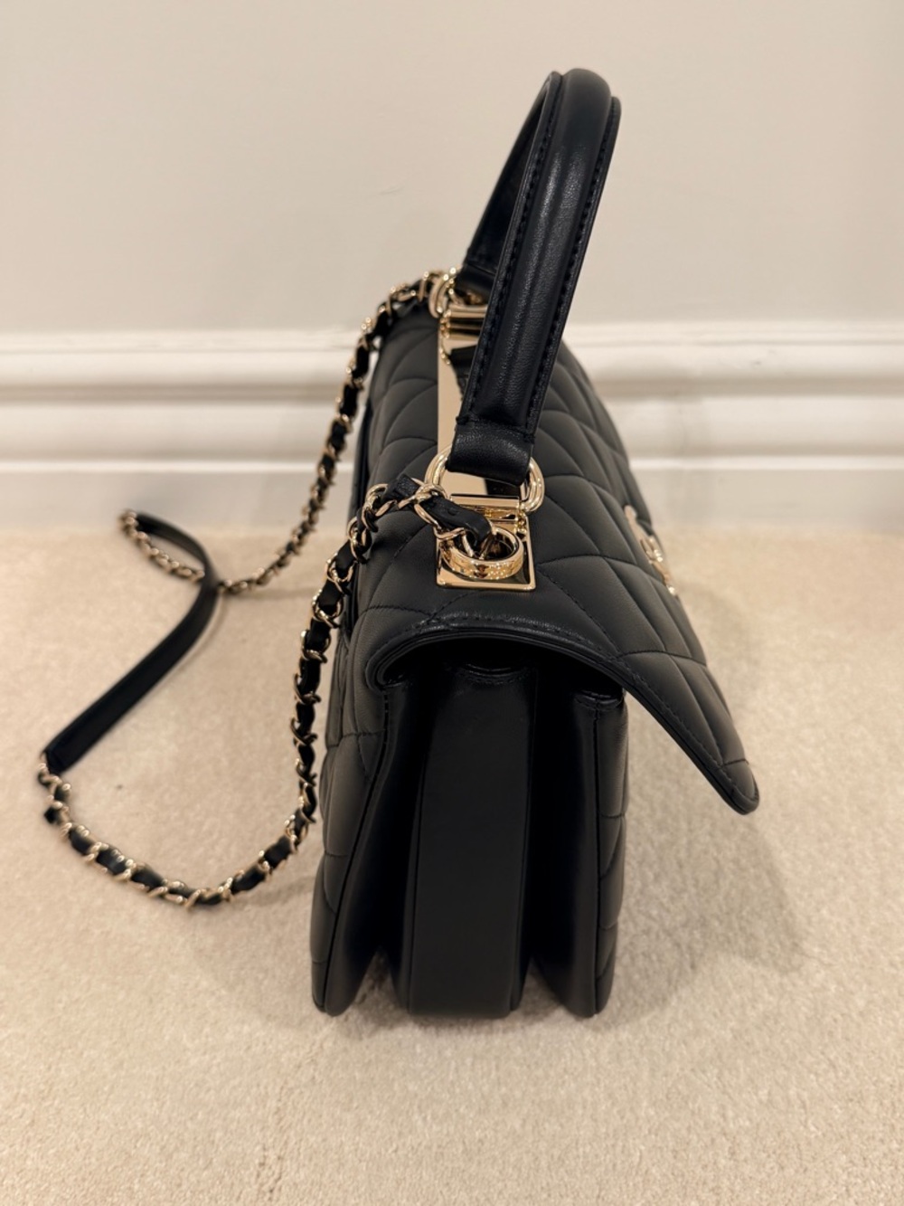 CHANEL Black Quilted Lambskin Top-Handle Satchel. - Picture 4 of 11